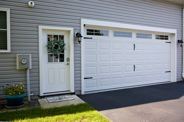 24/7 Emergency Garage Door Panel Replacement experts in St. Paul, VA